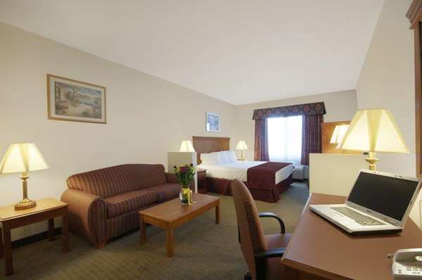  - Best Western Plus Lake Elsinore Inn & Suites - I-15, Exit 73