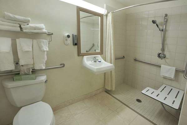  - Best Western Plus Lake Elsinore Inn & Suites - I-15, Exit 73