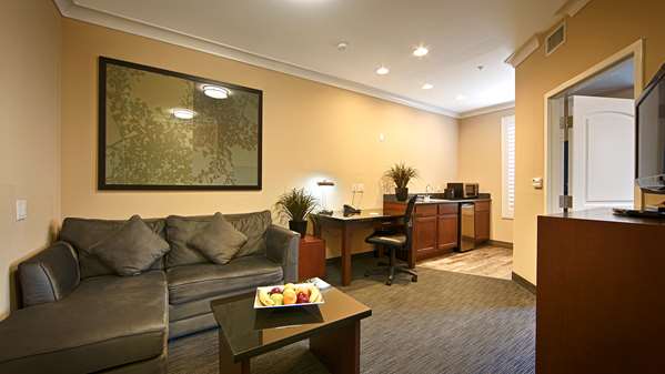  - Best Western Plus Avita Inn & Suites Torrance