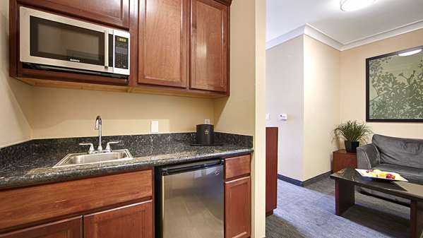  - Best Western Plus Avita Inn & Suites Torrance