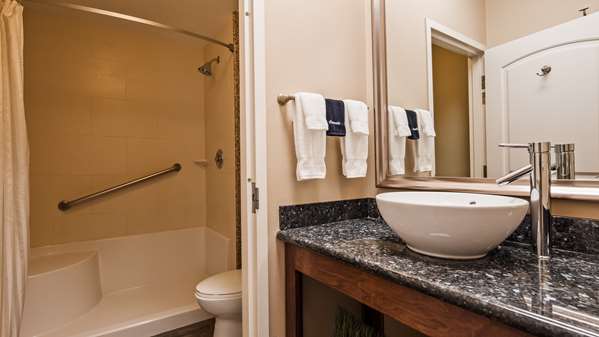  - Best Western Plus Avita Inn & Suites Torrance