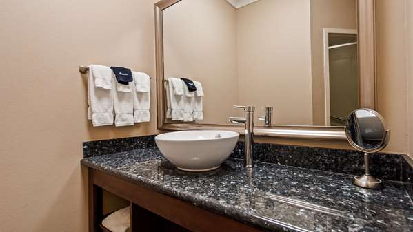  - Best Western Plus Avita Inn & Suites Torrance