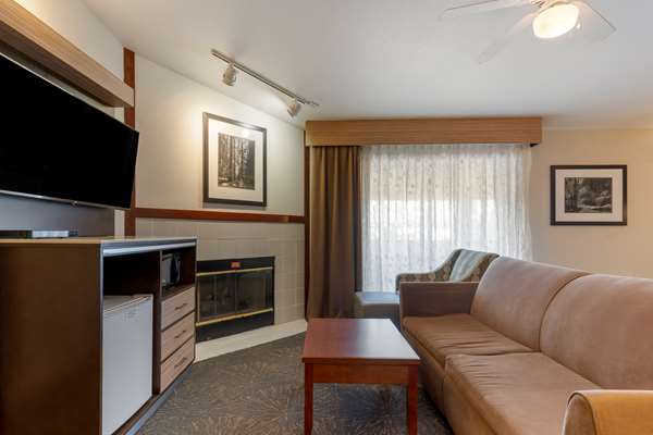  - Best Western Plus Forest Park Inn Gilroy