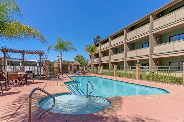 Pool - Best Western Plus Forest Park Inn Gilroy