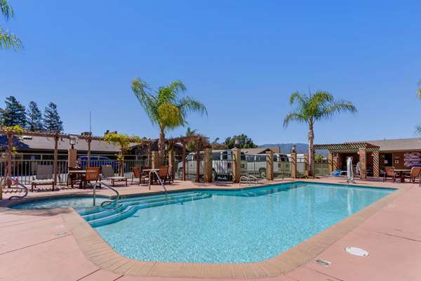 Pool - Best Western Plus Forest Park Inn Gilroy