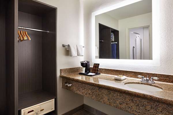  - Best Western Plus Meridian Inn & Suites Orange