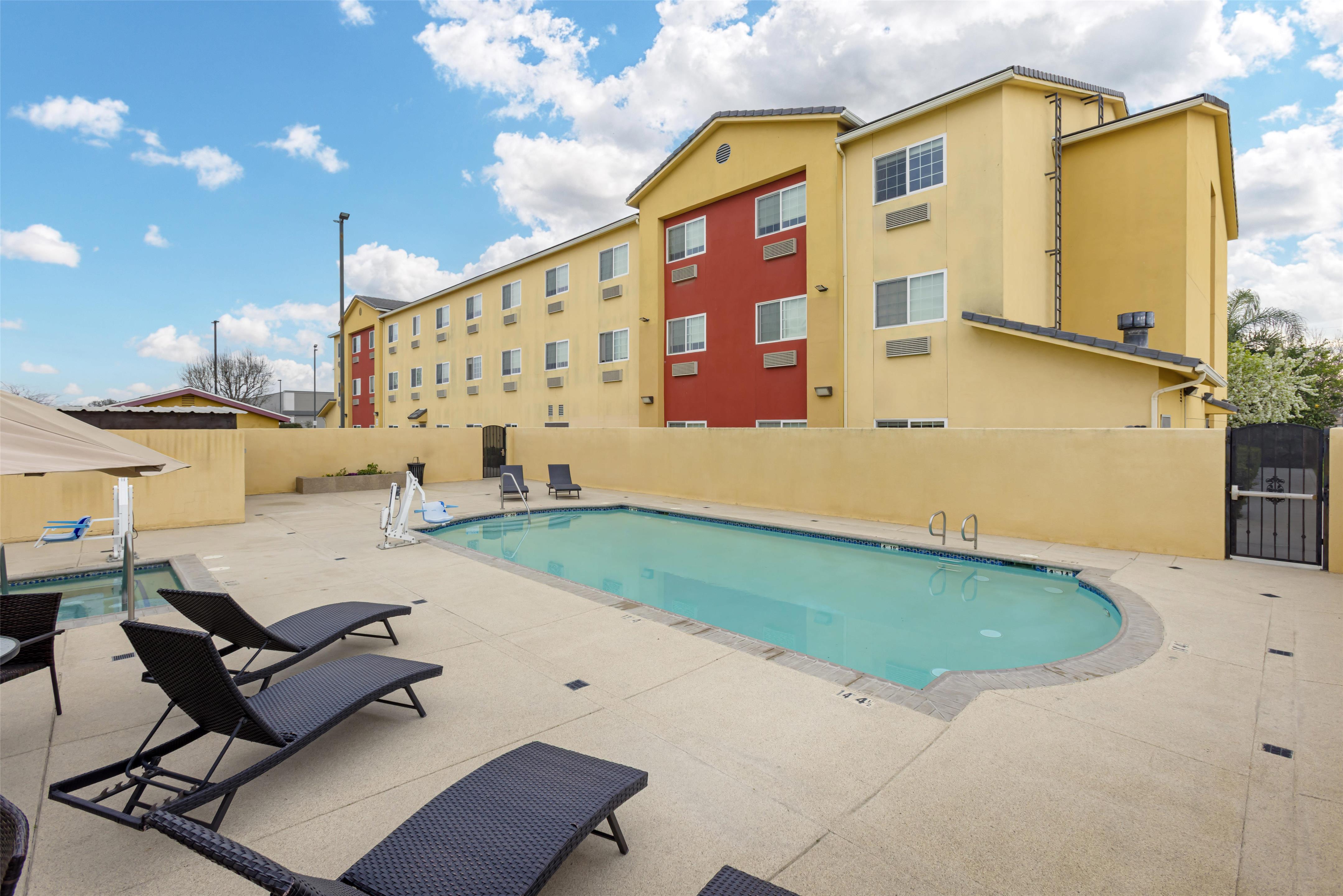 BW Wasco CA Pool