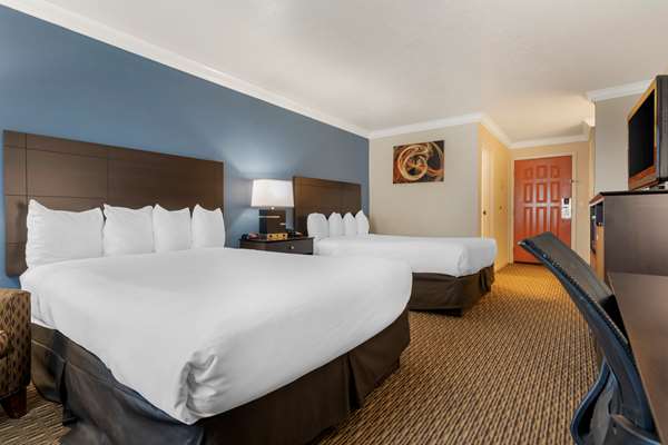  - Best Western Colonial Inn Selma - CA 99, Exit 118