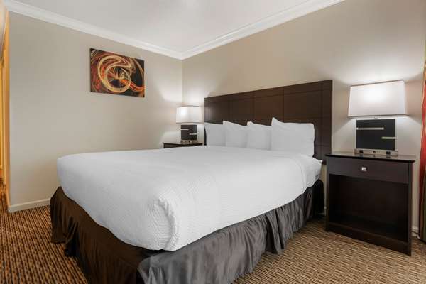  - Best Western Colonial Inn Selma - CA 99, Exit 118