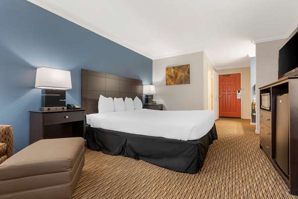  - Best Western Colonial Inn Selma - CA 99, Exit 118