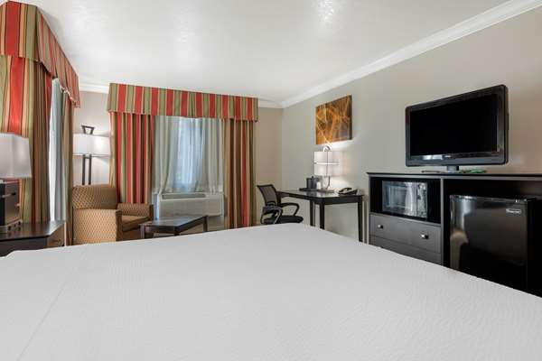  - Best Western Colonial Inn Selma - CA 99, Exit 118