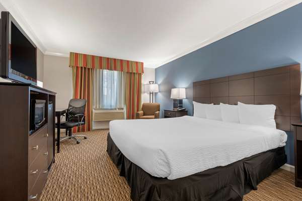  - Best Western Colonial Inn Selma - CA 99, Exit 118