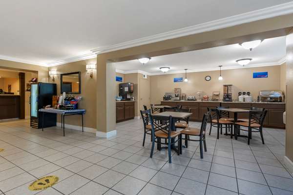 Amenities - Best Western Colonial Inn Selma - CA 99, Exit 118
