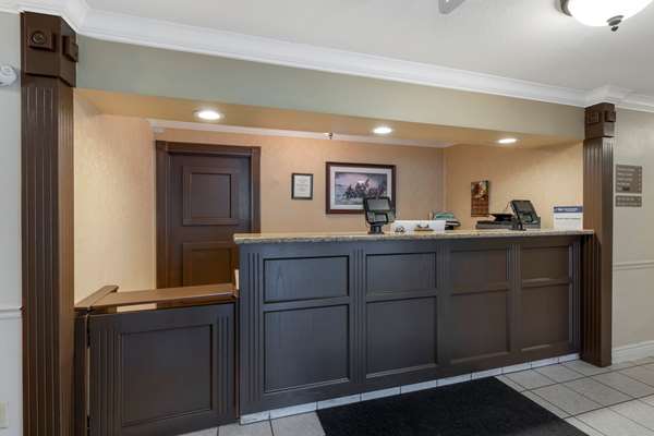  - Best Western Colonial Inn Selma - CA 99, Exit 118