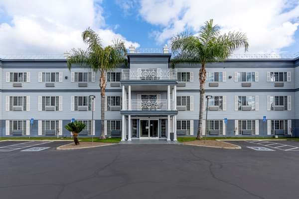 Exterior view - Best Western Colonial Inn Selma - CA 99, Exit 118