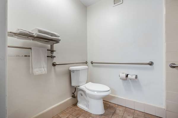  - Best Western Colonial Inn Selma - CA 99, Exit 118