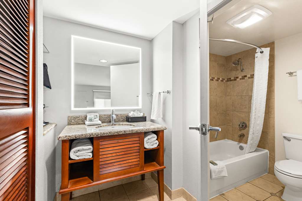 Best Western Chula Vista/Otay Valley Hotel-guestroom-Guest Room,Bathroom,On-Site.jpg