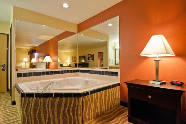 Suite - Best Western Plus Corning Inn - I-5, Exit 631