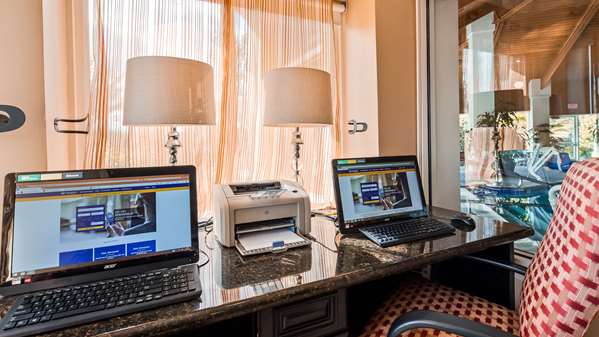 Conference Area - Best Western Plus Corning Inn - I-5, Exit 631