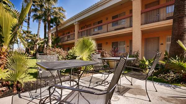 Exterior view - Best Western Palm Court Inn Modesto
