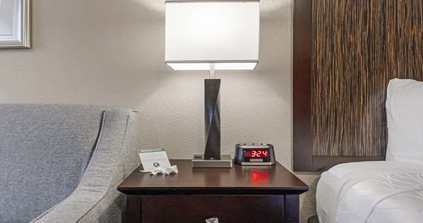 Suite - Best Western Plus Orchid Hotel & Suites Roseville - I-80, Exit 103
