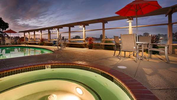 Pool - Best Western Plus Bayside Hotel Oakland