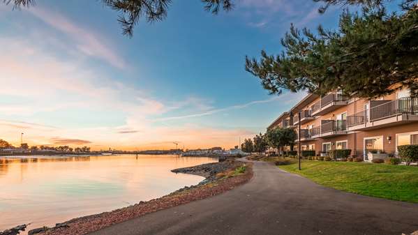 Exterior view - Best Western Plus Bayside Hotel Oakland