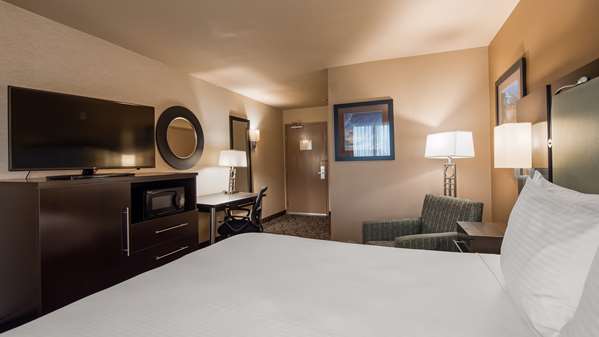  - Best Western Plus Oceanside Palms Hotel - I-5, Exits 54A & 54B