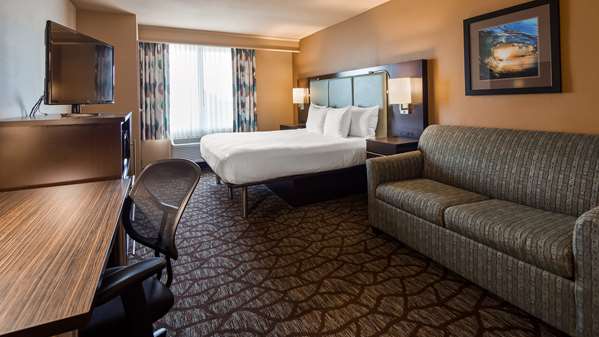  - Best Western Plus Oceanside Palms Hotel - I-5, Exits 54A & 54B