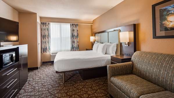  - Best Western Plus Oceanside Palms Hotel - I-5, Exits 54A & 54B