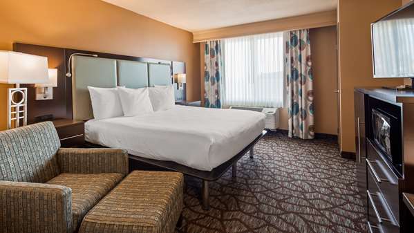  - Best Western Plus Oceanside Palms Hotel - I-5, Exits 54A & 54B