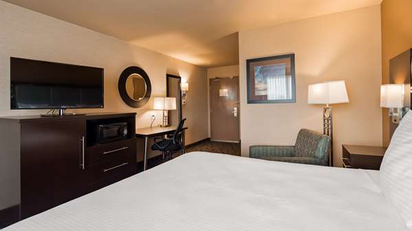  - Best Western Plus Oceanside Palms Hotel - I-5, Exits 54A & 54B