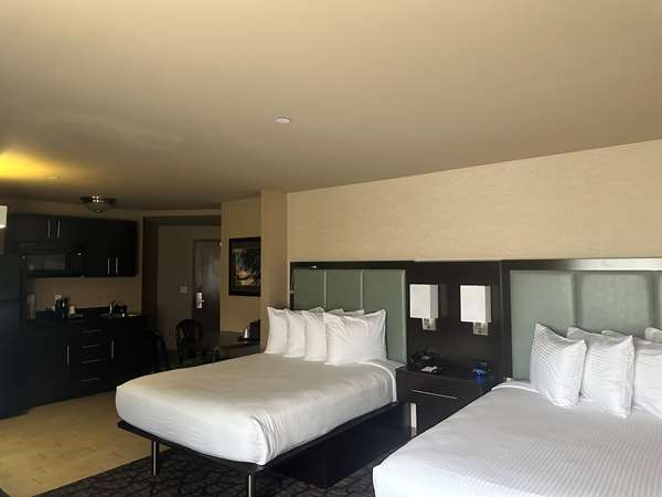  - Best Western Plus Oceanside Palms Hotel - I-5, Exits 54A & 54B