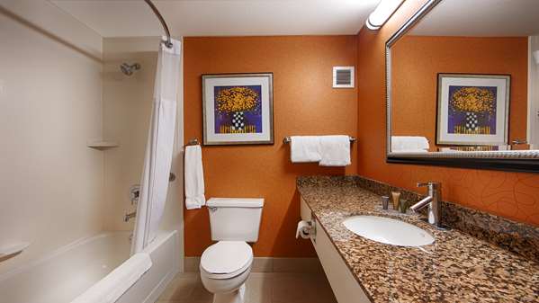  - Best Western Plus Fresno Airport Hotel