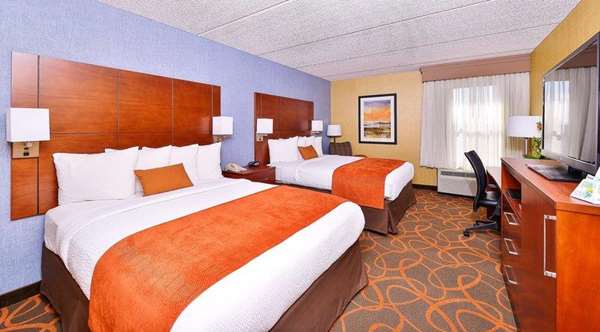  - Best Western Plus Fresno Airport Hotel