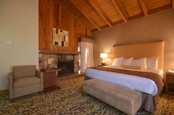 Suite - Best Western Inn & Suites Pacific Grove