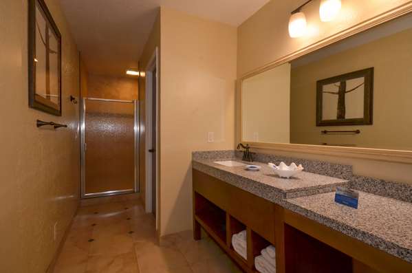  - Best Western Inn & Suites Pacific Grove