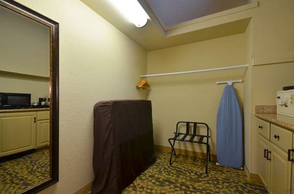  - Best Western Inn & Suites Pacific Grove
