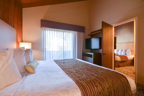  - Best Western Inn & Suites Pacific Grove