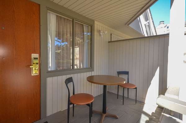  - Best Western Inn & Suites Pacific Grove