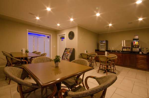 Restaurant - Best Western Inn & Suites Pacific Grove