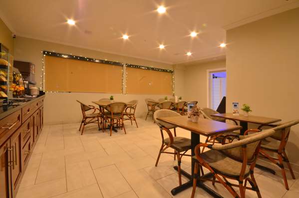 Restaurant - Best Western Inn & Suites Pacific Grove