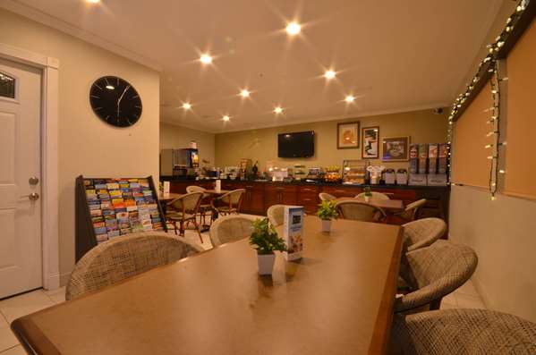 Restaurant - Best Western Inn & Suites Pacific Grove