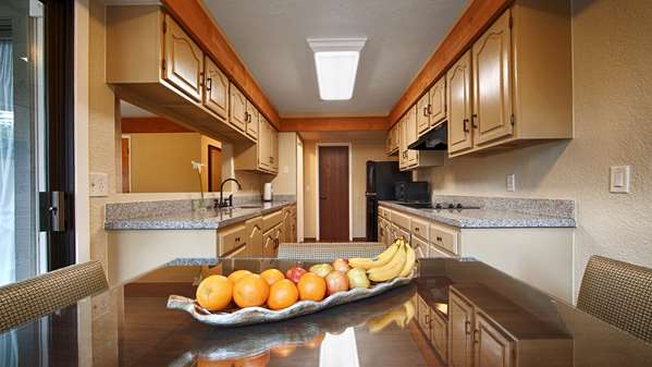 Suite - Best Western Inn & Suites Pacific Grove