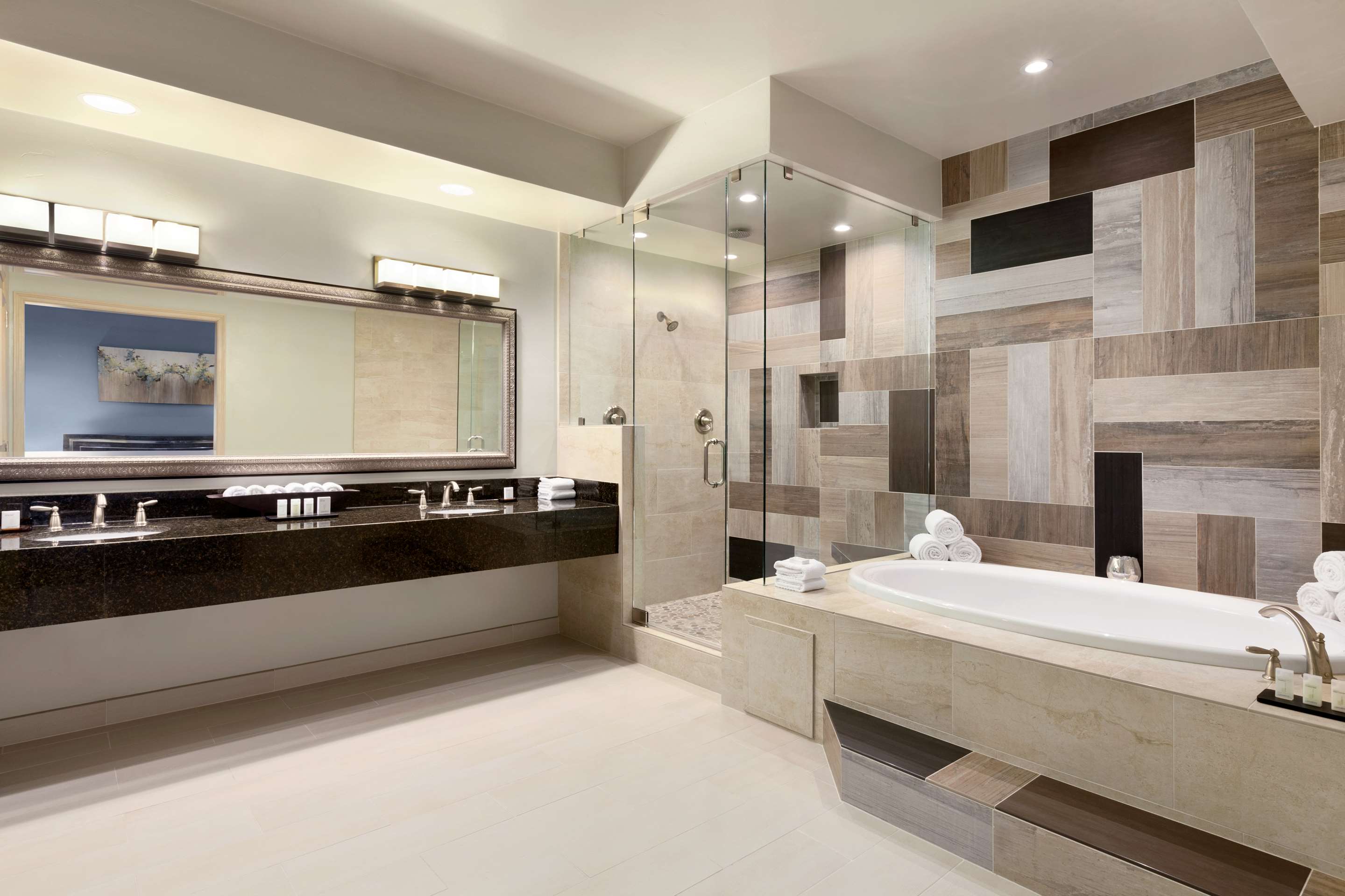 Guest room bath
