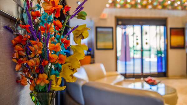  - Best Western Plus La Mesa San Diego Hotel - I-8, Exit 14C