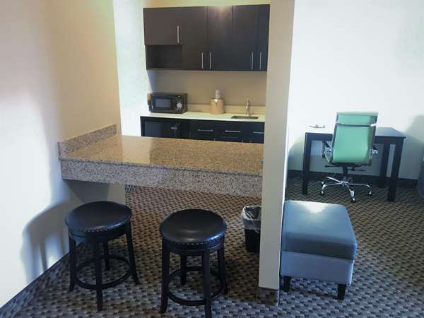 Suite - Best Western Plus La Mesa San Diego Hotel - I-8, Exit 14C