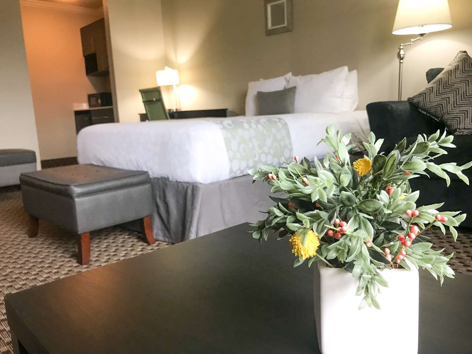 Best Western Plus La Mesa San Diego Hotel I8, Exit 14C, CA See Discounts