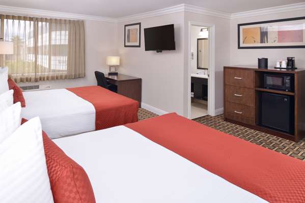  - Best Western Plus LA Mid-Town Hotel