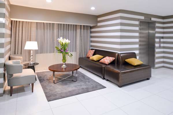  - Best Western Plus LA Mid-Town Hotel